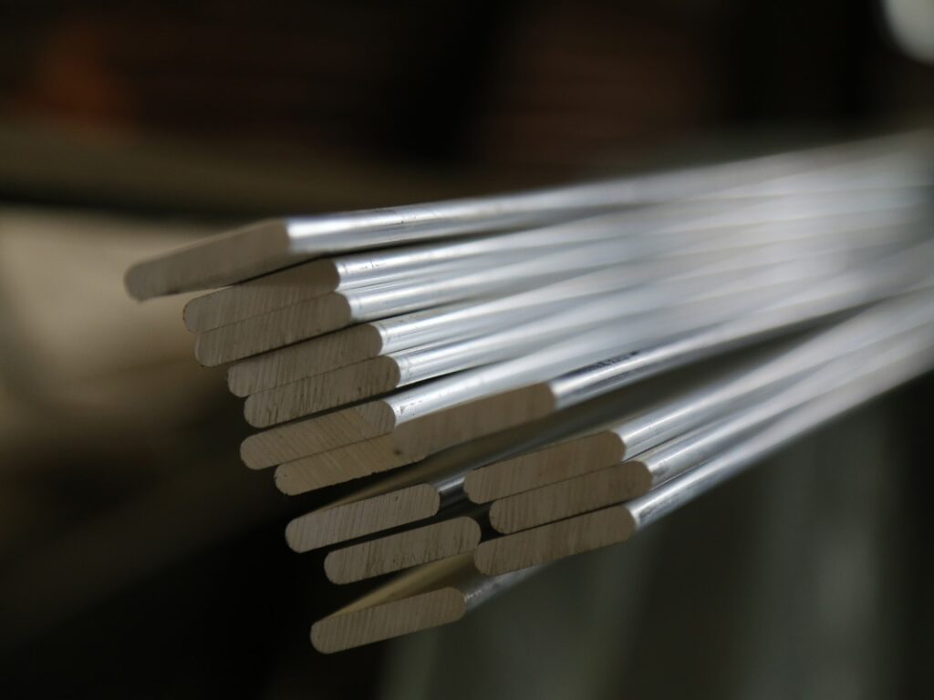 Алюминиевая шина 100х7 100 мм 7 мм А5Е ГОСТ 15176-89